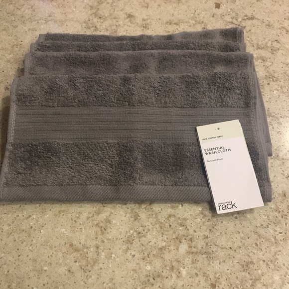 NWT Nordstrom Rack Essential Wash Cloths - Set of 4 - Picture 1 of 2
